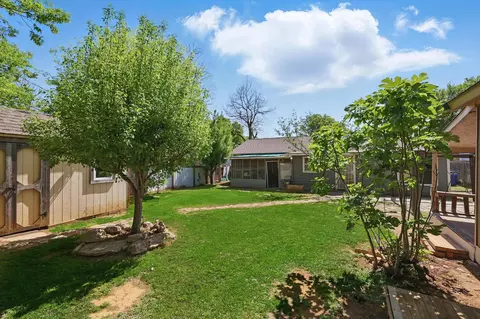 Exterior - 616 Donley Dr, Euless, TX 76039 photo 6 of 8