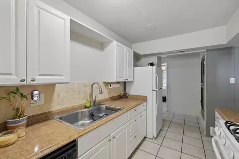 Kitchen - 616 Donley Dr, Euless, TX 76039 photo 3 of 3