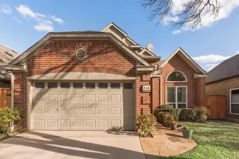 350 Arbor Ct, Euless, TX 76039