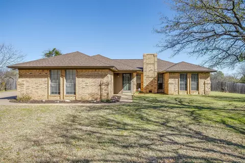 220 Moore Rd, Burleson, TX 76028