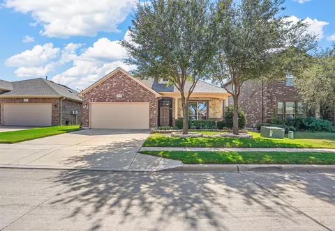 2312 Laurel Forest Dr, Fort Worth, TX 76177