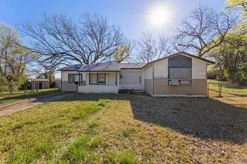 2313 Sharlis Cir, Grand Prairie, TX 75050