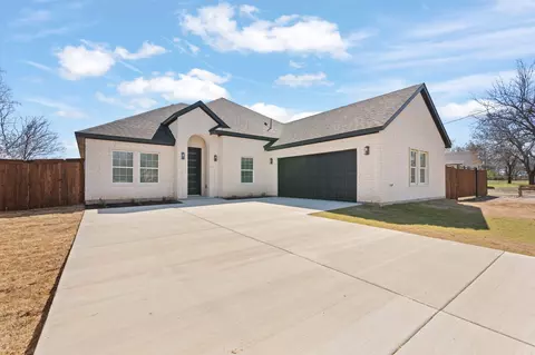 6717 Lindale Rd, Fort Worth, TX 76140