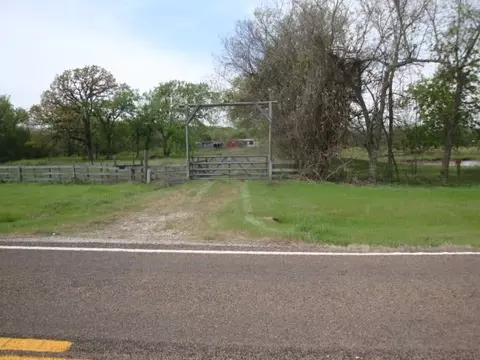 934 S Brown St, Purdon, TX 76679