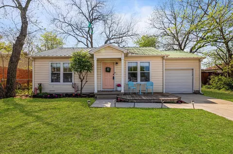 209 S 2nd St, Sanger, TX 76266