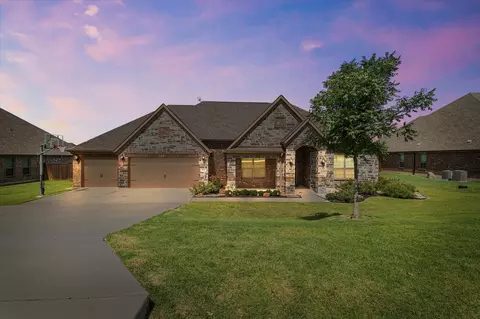 104 Willow Oak Dr, Krugerville, TX 76227