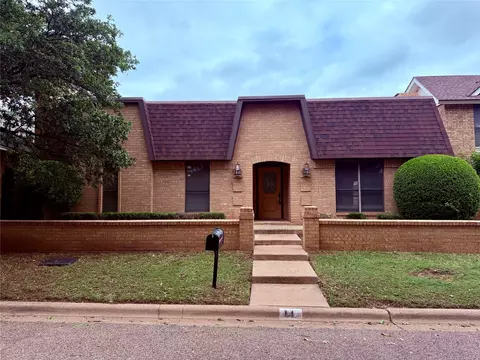 14 Surrey Sq, Abilene, TX 79606