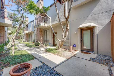 3940 Buena Vista St #305, Dallas, TX 75204