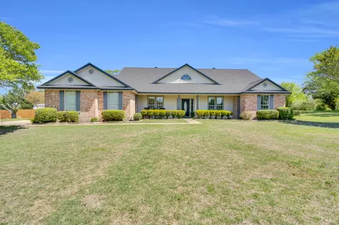 408 Thorntree Dr, Ovilla, TX 75154