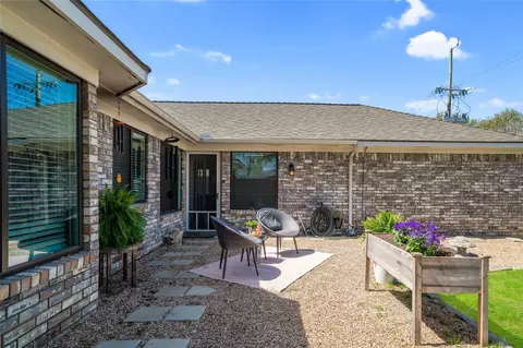 Exterior - 672 Phillips Dr, Coppell, TX 75019 photo 8 of 9