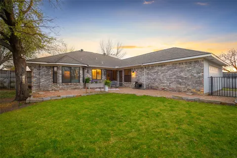 Exterior - 672 Phillips Dr, Coppell, TX 75019 photo 5 of 9