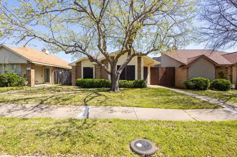 1040 Old Barn Ln, Mesquite, TX 75149