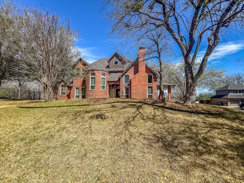 201 Laurel Creek Dr, Sherman, TX 75092