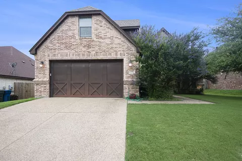 105 Champagne Dr, Aledo, TX 76008