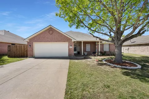 313 Angela Dr, Burleson, TX 76028