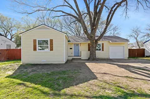 211 Bowman St, Irving, TX 75060