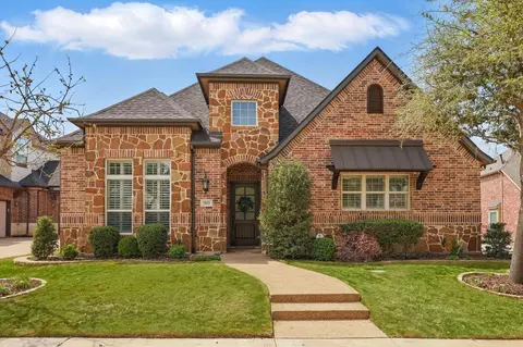 989 Terrace Dr, Lantana, TX 76226