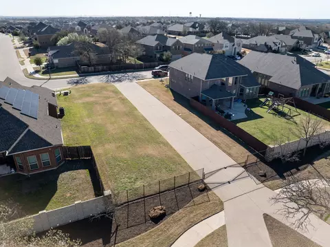 2303 Alloway Dr, Corinth, TX 76210