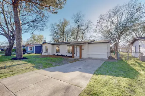 3625 Oakwood St, Haltom City, TX 76117