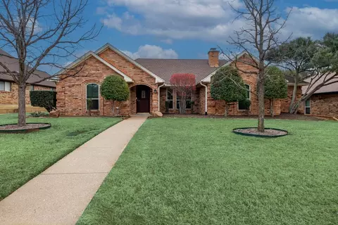 3 Kim Ct, Mansfield, TX 76063