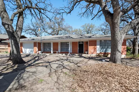 3501 Oak Haven Dr, Forest Hill, TX 76119