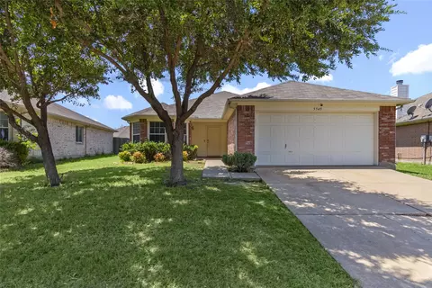 5545 Hunters Bend Ln, Dallas, TX 75249