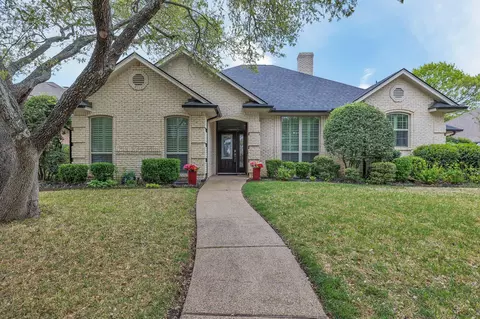 7032 Golden Gate Dr, Fort Worth, TX 76132