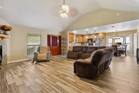 2718 Typhon Dr, Grand Prairie, TX 75052