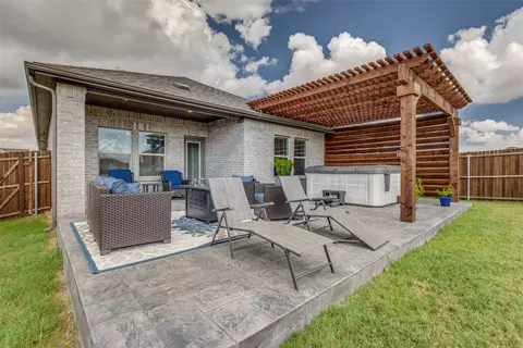 211 Mountain Meadow Ln, Mckinney, TX 75071