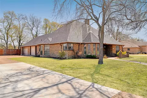 1005 SE 42nd St SE, Paris, TX 75462
