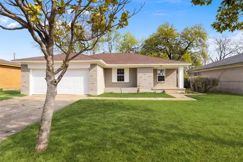 9209 Palisade Dr, Dallas, TX 75217