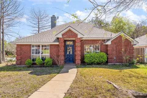 5821 Terra Dr, Arlington, TX 76017