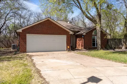 1316 Mcanear Ct, Cleburne, TX 76033 photo 3
