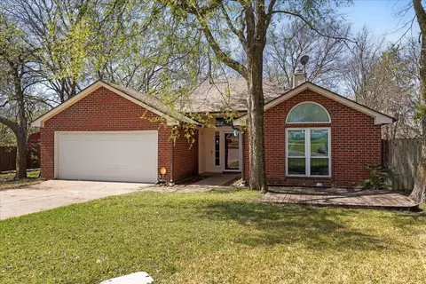 1316 Mcanear Ct, Cleburne, TX 76033 photo 2