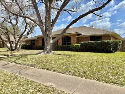 316 Trevino Trl, Lancaster, TX 75146