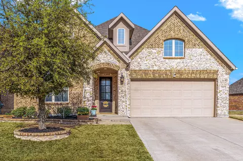 15613 Pioneer Bluff Trl, Roanoke, TX 76262