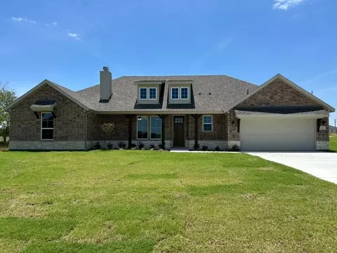 146 Pampas Ct, Decatur, TX 76234