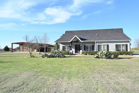 5811 W Highland Rd, Midlothian, TX 76065