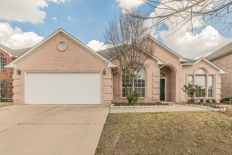 8620 Sterling Trace Cir, Fort Worth, TX 76244