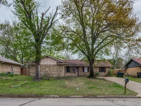 617 Deer Dr, Greenville, TX 75402
