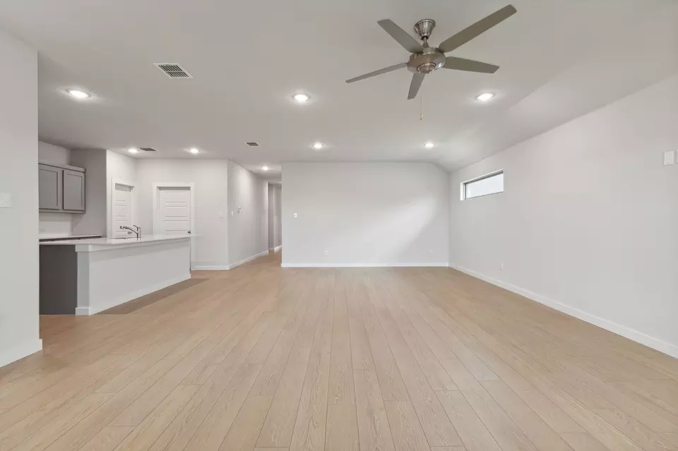  335 Arcane St, Greenville, TX 75402 photo 5