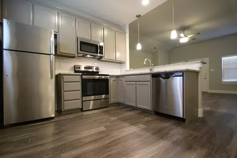 216 Stewart Bend Ct, Azle, TX 76020