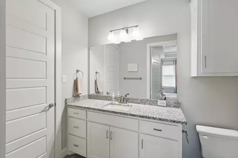 Bath - 317 Nora Ln, Argyle, TX 76226 photo 3 of 3
