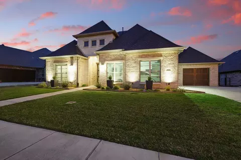 Exterior - 317 Nora Ln, Argyle, TX 76226 photo 2 of 7