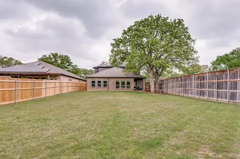 Exterior - 348 E Pecan St, Hurst, TX 76053 photo 6 of 6