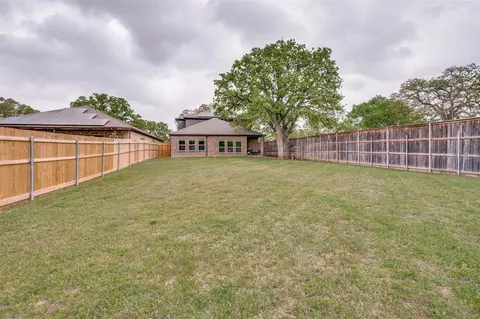 Exterior - 348 E Pecan St, Hurst, TX 76053 photo 4 of 6