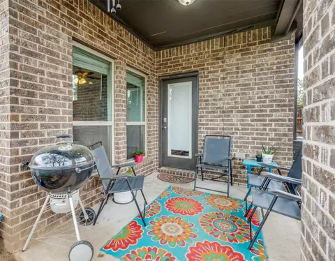 Exterior - 348 E Pecan St, Hurst, TX 76053 photo 3 of 6