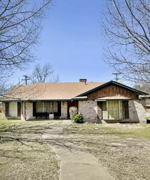 6400 Buena Vista Dr, Greenville, TX 75402