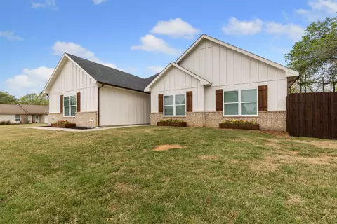 933 Aspen Ct, Burleson, TX 76028