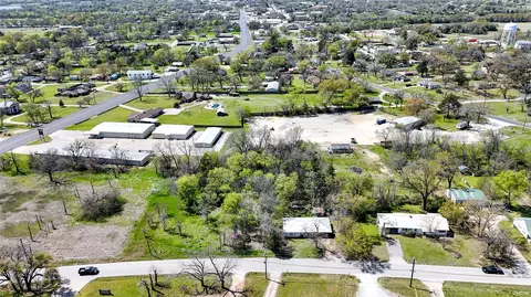 203 Oak St, Fairfield, TX 75840